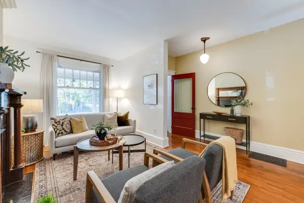 23 Brooklyn AVE, Toronto E01, ON M4M 2X4