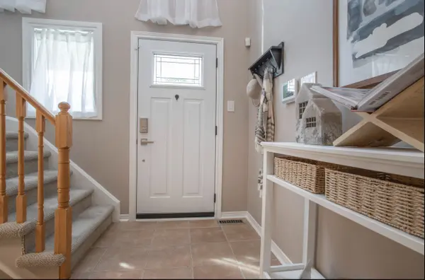 78 Vanguard DR, Whitby, ON L1M 2N9