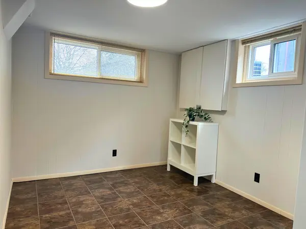 494 Oshawa BLVD N, Oshawa, ON L1G 5T5
