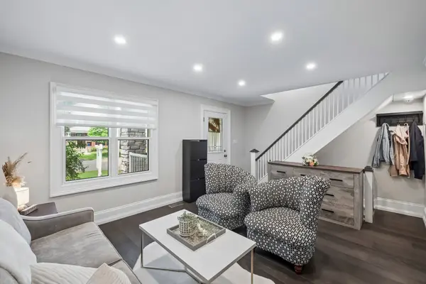 23 Arlington AVE, Oshawa, ON L1G 2N3