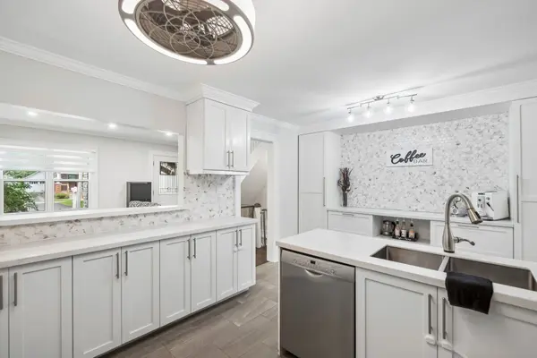 23 Arlington AVE, Oshawa, ON L1G 2N3