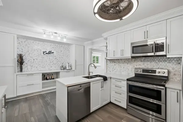23 Arlington AVE, Oshawa, ON L1G 2N3