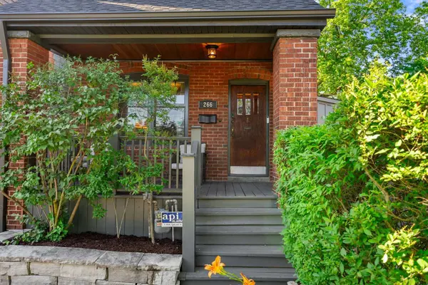 266 Queensdale AVE, Toronto E03, ON M4C 2B2