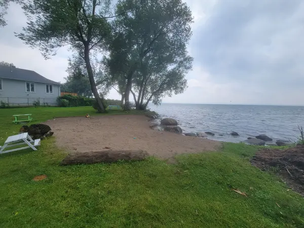 215 Bayview AVE, Georgina, ON L4P 2T3