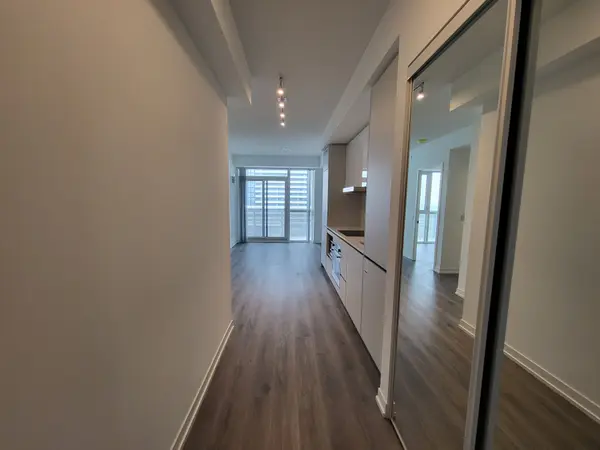 28 Interchange WAY #801, Vaughan, ON L4K 0P8