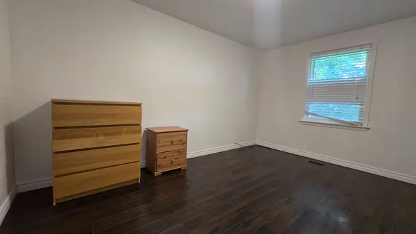68 Meadowview AVE #Room MC, Markham, ON L3T 1K7