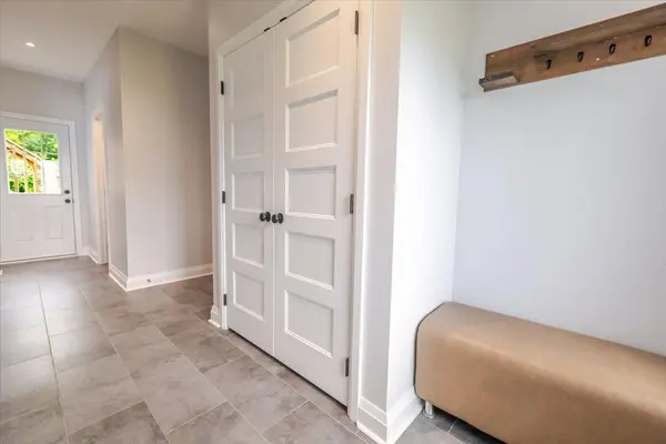 47 Easy ST, Georgina, ON L0E 1N0