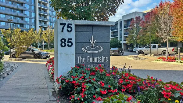 75 North Park RD S #307, Vaughan, ON L4J 0H8