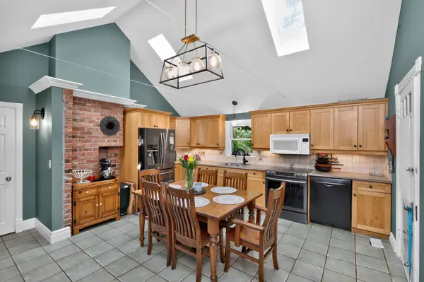 3744 Flos 4 RD W, Springwater, ON L0M 1S0