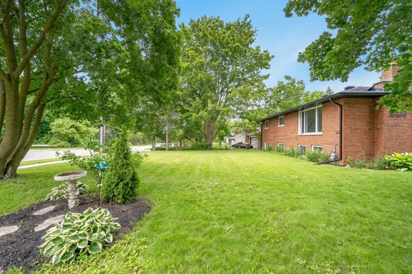 255 Cox Mill RD, Barrie, ON L4N 5M4