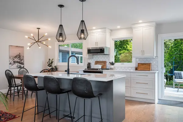 8 Harben CT, Collingwood, ON L9Y 4L8