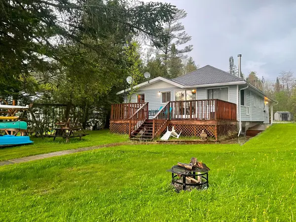 5470 Penetanguishene RD, Springwater, ON L0L 1P0