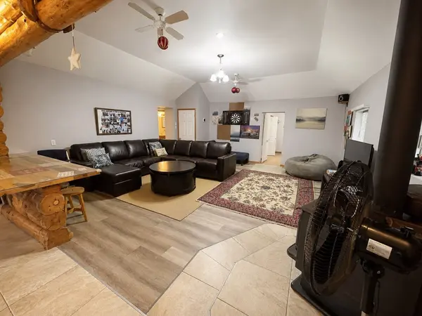5470 Penetanguishene RD, Springwater, ON L0L 1P0