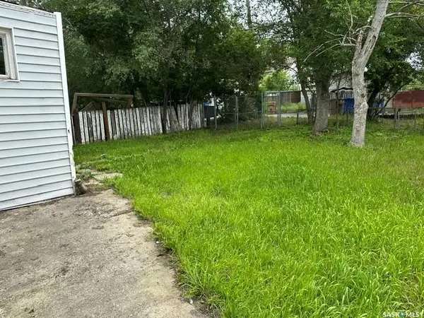 1447 Elphinstone STREET, Regina, SK S4T 3M7