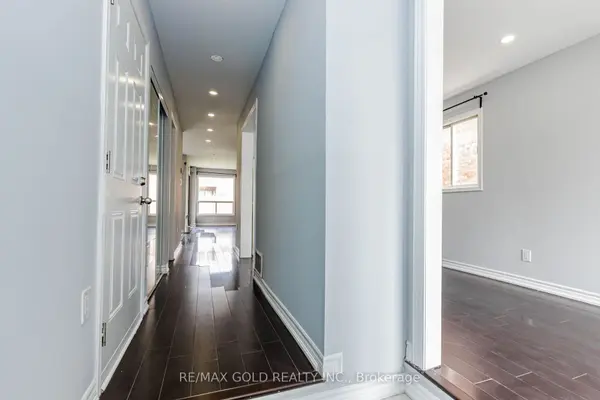 54 Creditstone RD, Brampton, ON L6Y 4G1