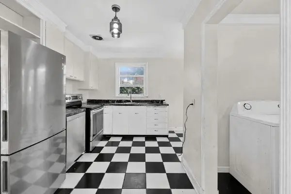 52 Valecrest DR, Toronto W08, ON M9A 4P6