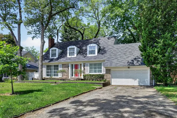 52 Valecrest DR, Toronto W08, ON M9A 4P6