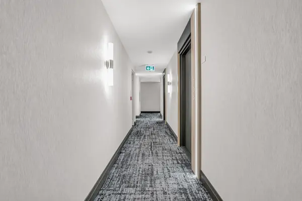 4 Elsinore PATH #706, Toronto W06, ON M8V 4G7