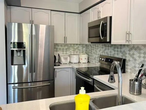 1285 Bristol RD W #11, Mississauga, ON L5V 2H5