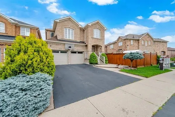 19 Thornbush BLVD, Brampton, ON L7A 0K5