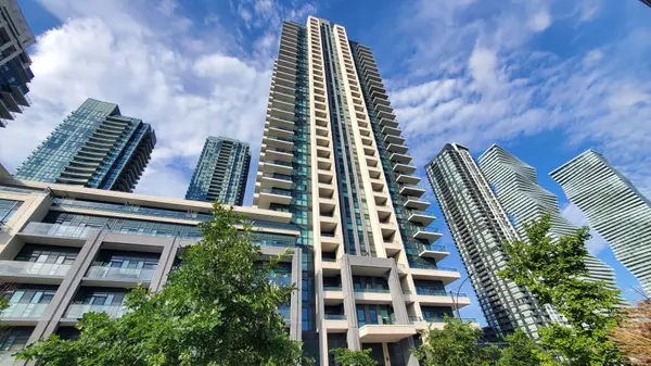 4055 Parkside Village DR #2015, Mississauga, ON L5B 0K8