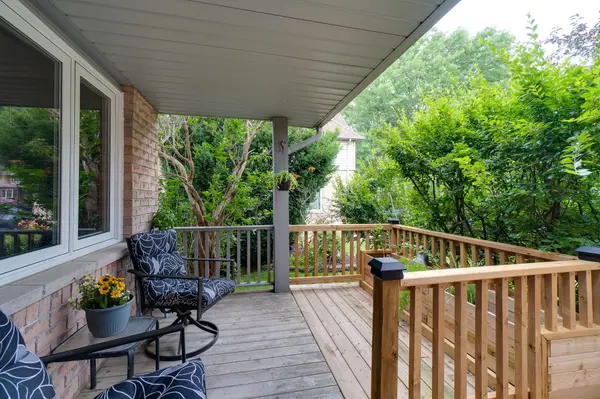 7227 Windrush CT, Mississauga, ON L5N 6K1