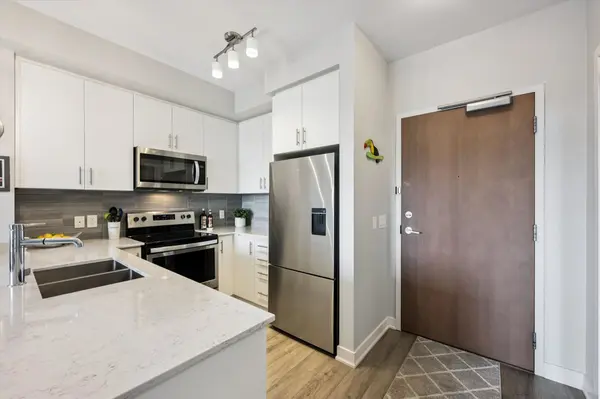 340 plains RD E, Burlington, ON L7T 0C2
