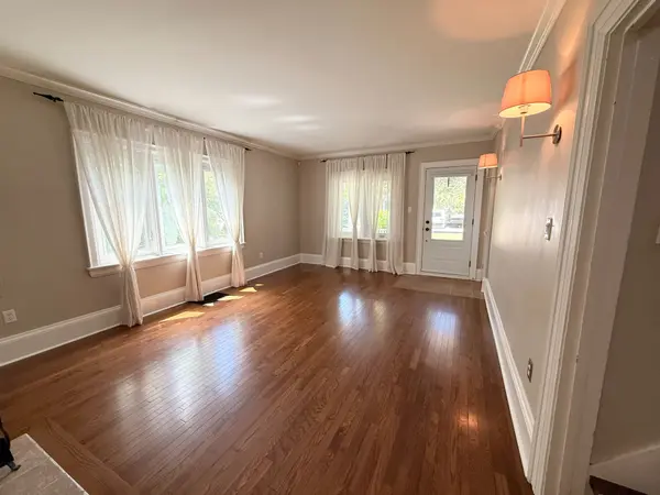 398 Maple AVE, Oakville, ON L6J 2H9