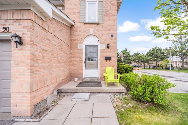 90 Wickstead CT, Brampton, ON L6R 1N8
