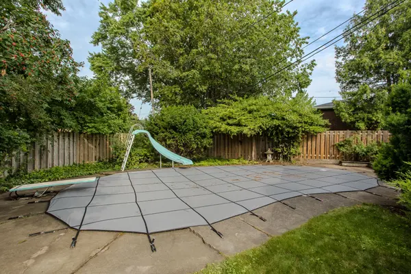 342 Bryant CRES, Burlington, ON L7L 3Z5