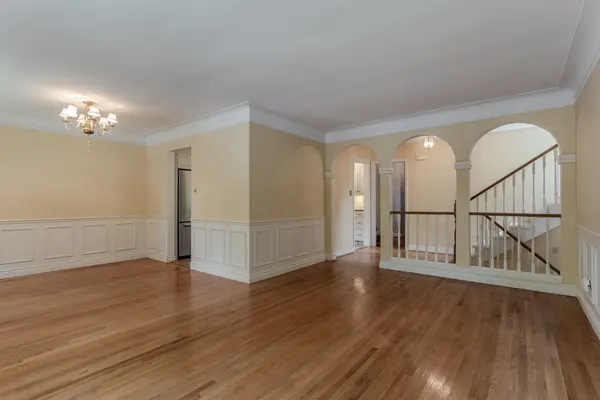 342 Bryant CRES, Burlington, ON L7L 3Z5