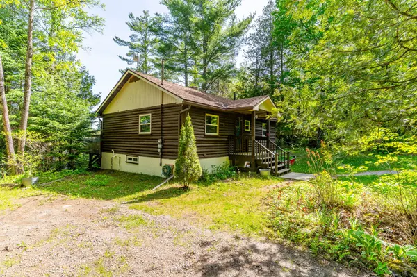 1012 Coulson LN, Highlands East, ON K0M 1R0