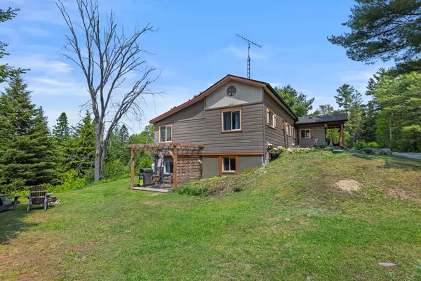 1009 Summerville RD, Highlands East, ON K0M 1R0