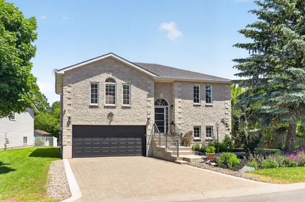 412 Malabar DR, Kingston, ON K7M 8Z5