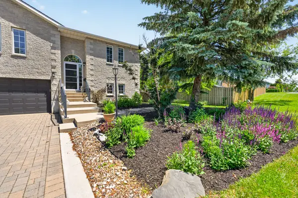 412 Malabar DR, Kingston, ON K7M 8Z5