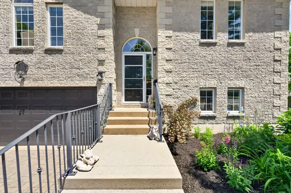 412 Malabar DR, Kingston, ON K7M 8Z5