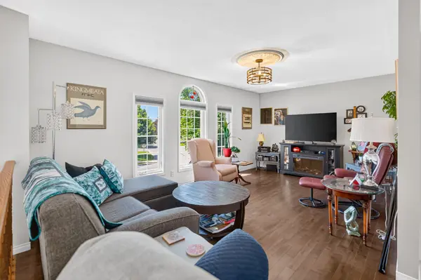 412 Malabar DR, Kingston, ON K7M 8Z5