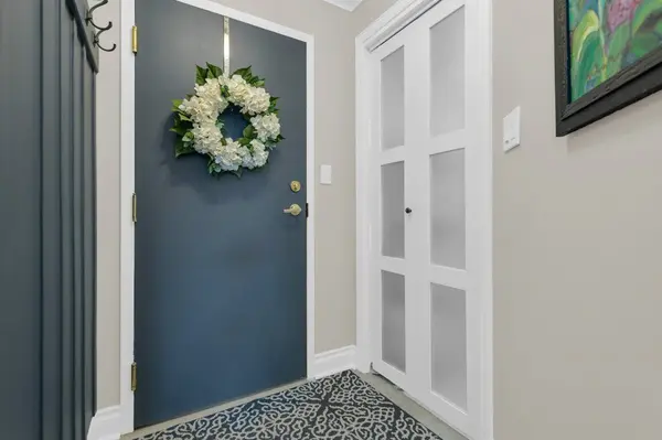 9 Centre ST #203, Greater Napanee, ON K7R 3X3