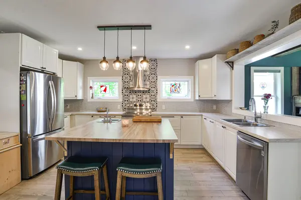 325 McPherson ST, Gravenhurst, ON P1P 0E8