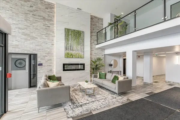 35 Kingsbury SQ #121, Guelph, ON N1L 0J4