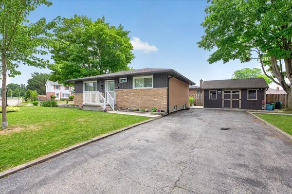 2003 Royal CRES, London East, ON N5V 1P1
