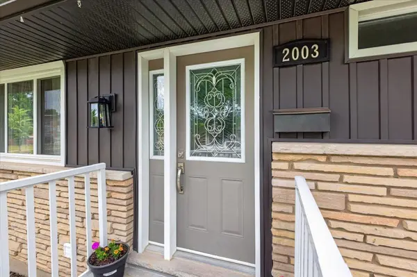 2003 Royal CRES, London East, ON N5V 1P1
