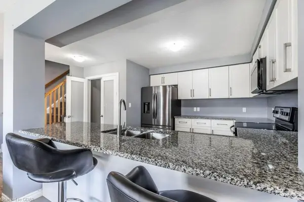 122 Summit Ridge DR, Guelph, ON N1E 0M8