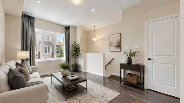 7 Birot LN, Hamilton, ON L9K 0K1