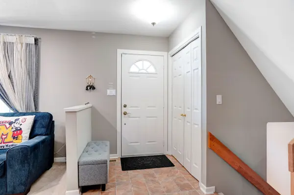 23 Fox Mill CRES, London South, ON N6J 2B3