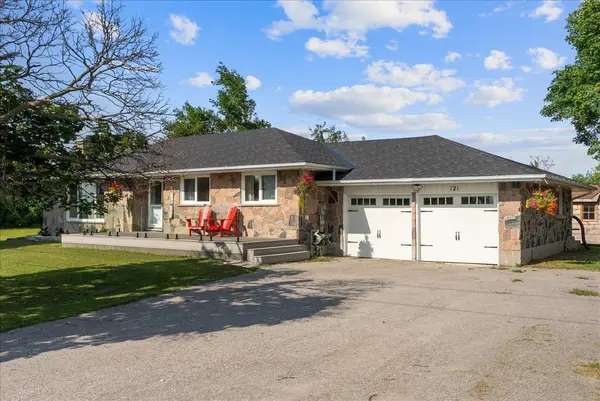 121 Nappadale ST, Kawartha Lakes, ON K0M 2T0