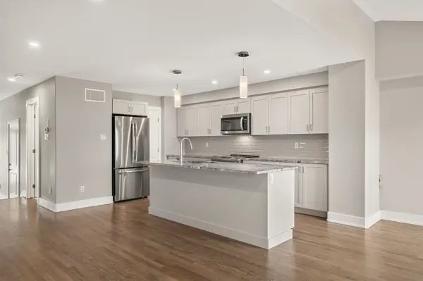 308 Proud Walk DR, Stittsville - Munster - Richmond, ON K2S 2L6