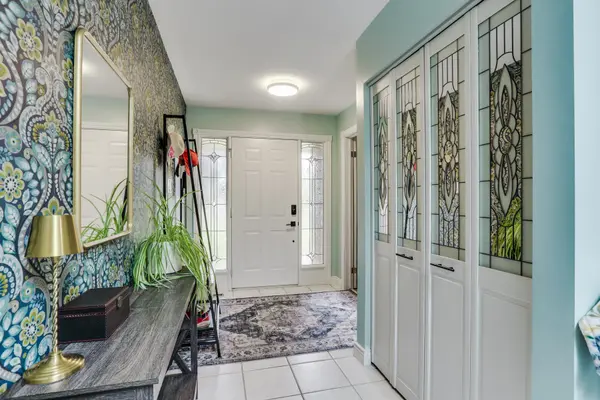 4542 Avenue RD, London South, ON N6N 1E7