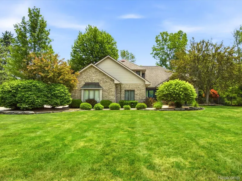 2837 Shorewood BLVD, Fort Gratiot Charter Township, MI 48059