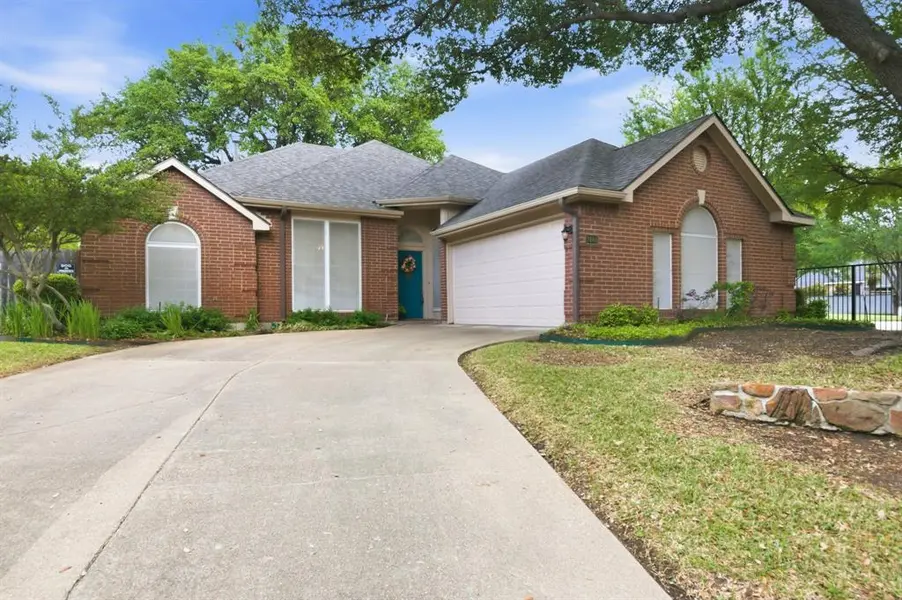 7400 Catlow Court, Fort Worth, TX 76137